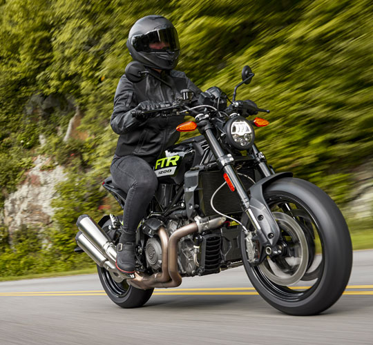 Vertrauenerweckende Sitzposition